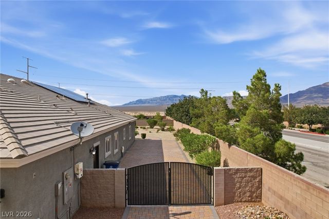 8420 Cedar Mill Falls Court, Las Vegas, NV 89143