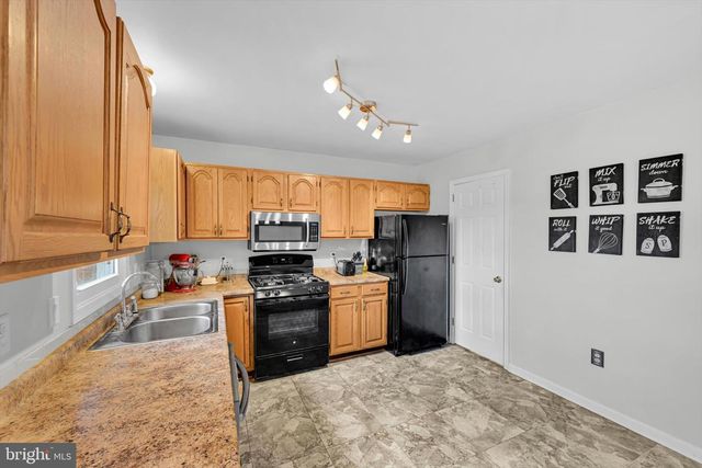 61 BROOKFIELD RD, Lititz, PA 17543