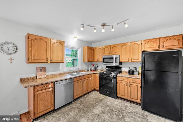 61 BROOKFIELD RD, Lititz, PA 17543