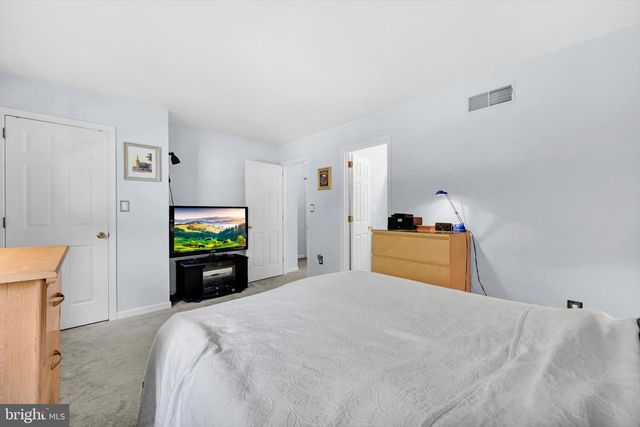 61 BROOKFIELD RD, Lititz, PA 17543