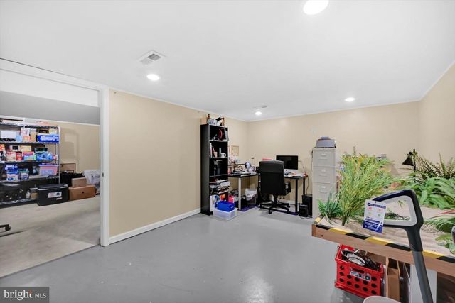 61 BROOKFIELD RD, Lititz, PA 17543