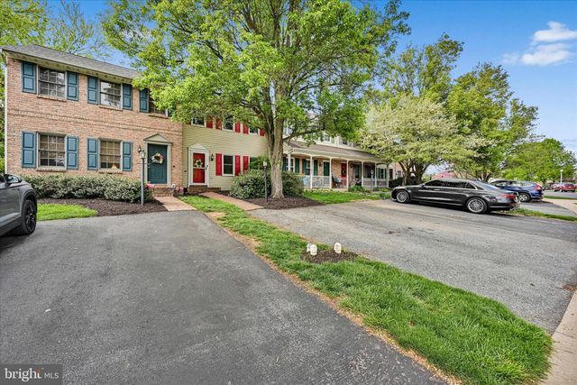 61 BROOKFIELD RD, Lititz, PA 17543