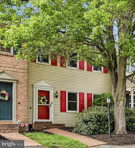 61 BROOKFIELD RD, Lititz, PA 17543