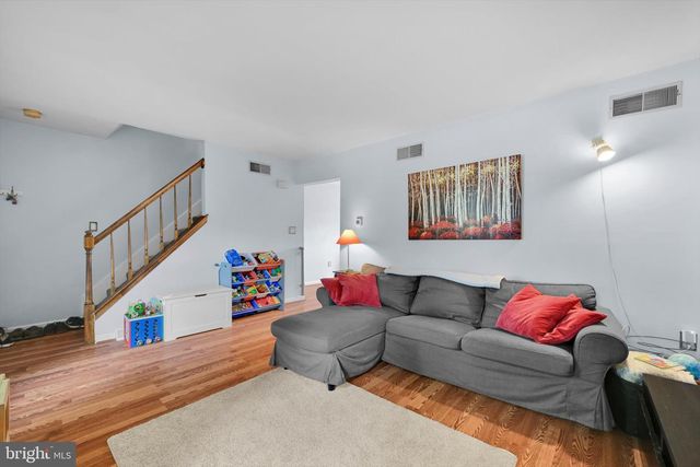 61 BROOKFIELD RD, Lititz, PA 17543