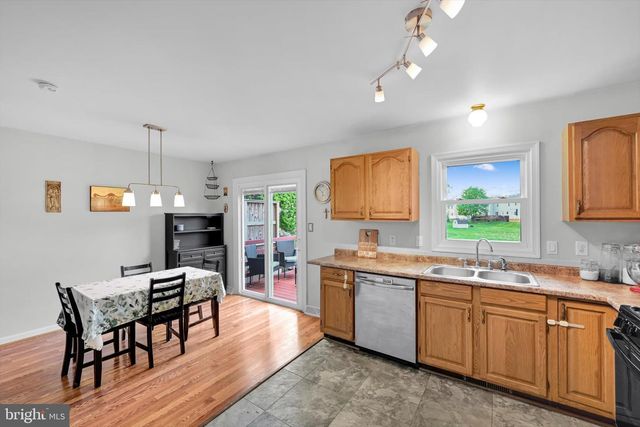 61 BROOKFIELD RD, Lititz, PA 17543