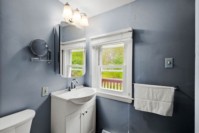 20 Euclid Rd, Tewksbury, MA 01876