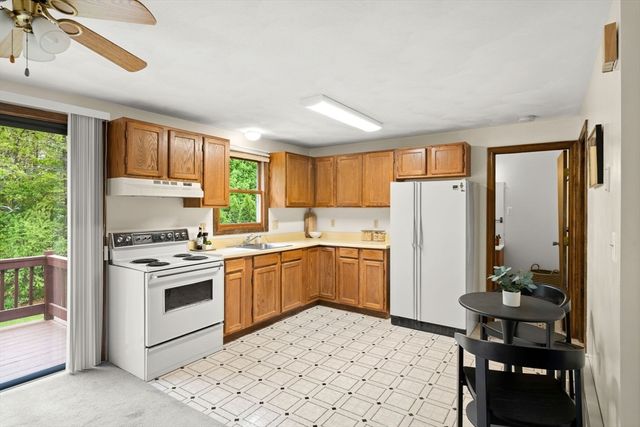 20 Euclid Rd, Tewksbury, MA 01876