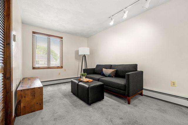 20 Euclid Rd, Tewksbury, MA 01876