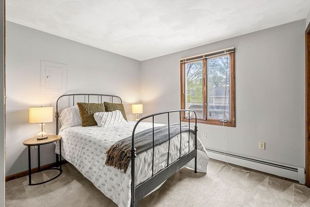 20 Euclid Rd, Tewksbury, MA 01876