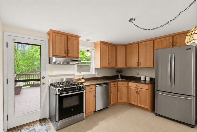 20 Euclid Rd, Tewksbury, MA 01876