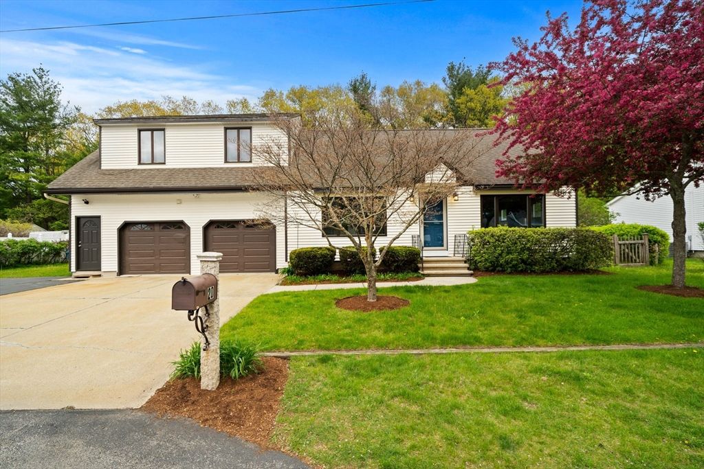20 Euclid Rd, Tewksbury, MA 01876