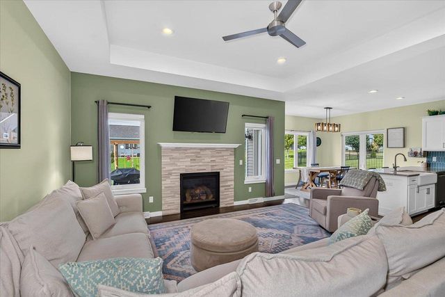 1024 Peterson Drive, Stoughton, WI 53589