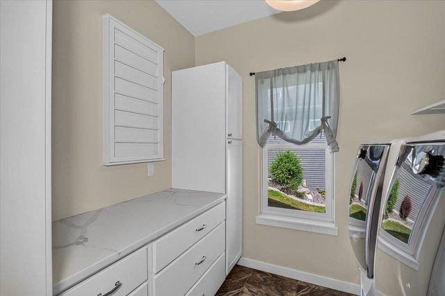 1024 Peterson Drive, Stoughton, WI 53589
