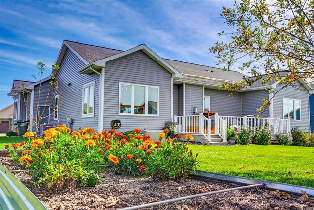 1024 Peterson Drive, Stoughton, WI 53589