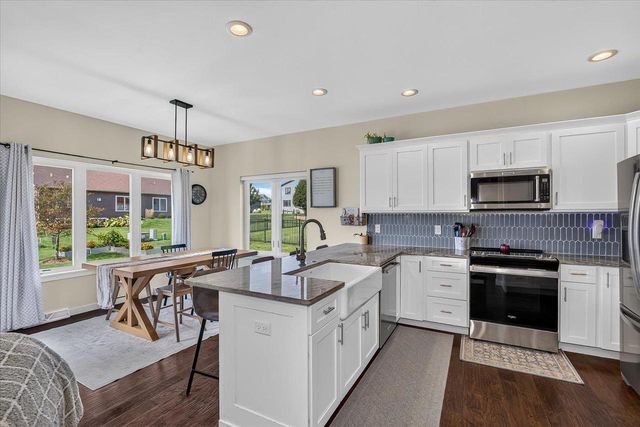 1024 Peterson Drive, Stoughton, WI 53589
