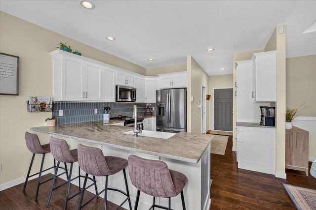1024 Peterson Drive, Stoughton, WI 53589