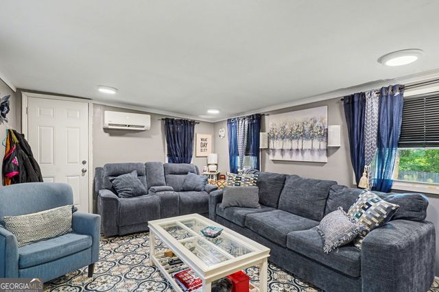 6260 Crestview Lane, Forest Park, GA 30297