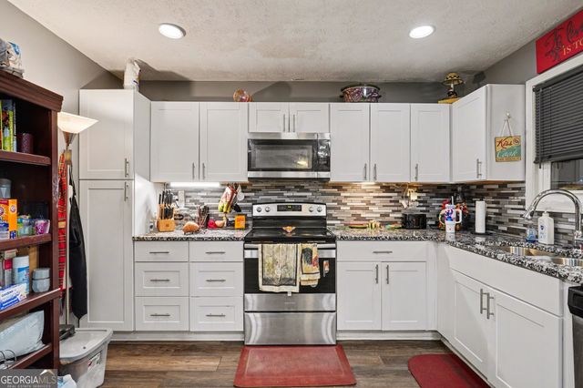 6260 Crestview Lane, Forest Park, GA 30297