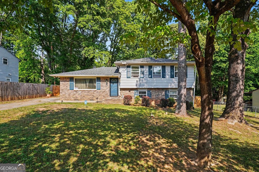 6260 Crestview Lane, Forest Park, GA 30297