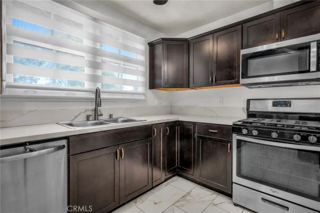 6139 Tampa Avenue, Tarzana, CA 91356