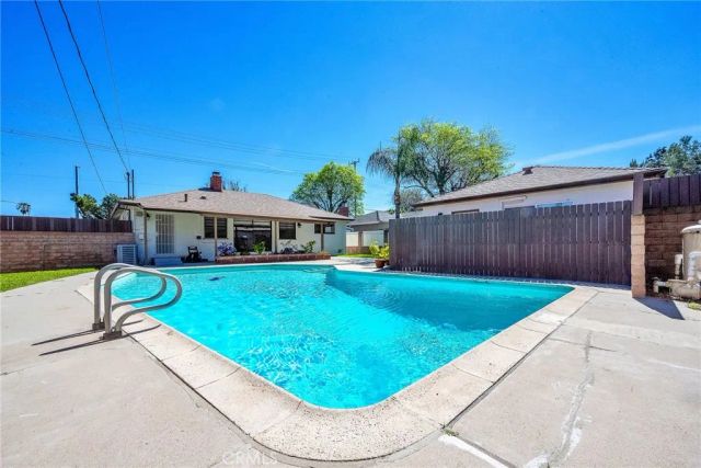 6139 Tampa Avenue, Tarzana, CA 91356