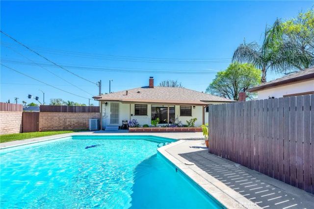 6139 Tampa Avenue, Tarzana, CA 91356