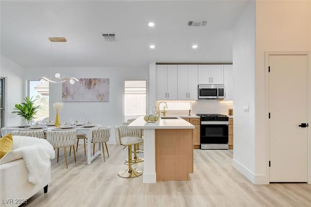 2142 High Mesa Drive, Henderson, NV 89012