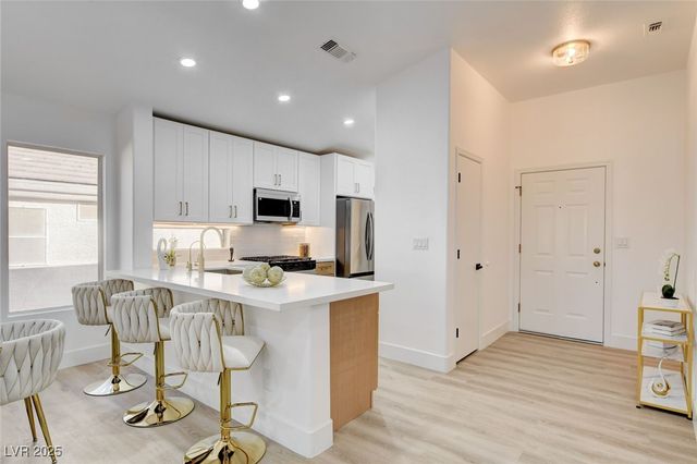 2142 High Mesa Drive, Henderson, NV 89012