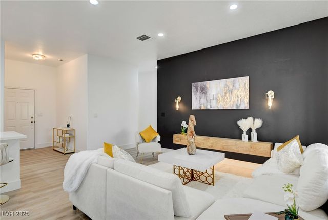 2142 High Mesa Drive, Henderson, NV 89012