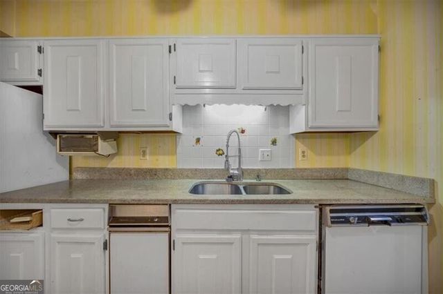 46 Forrest Place, Sandy Springs, GA 30328