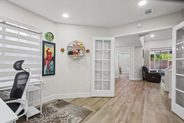 2211 Oakland Avenue, Pleasanton, CA 94588