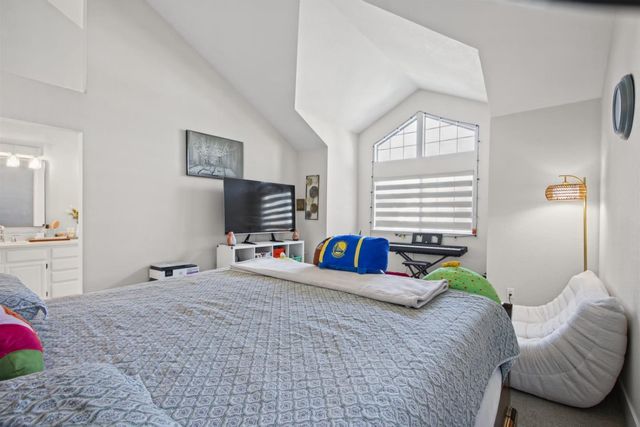 2211 Oakland Avenue, Pleasanton, CA 94588