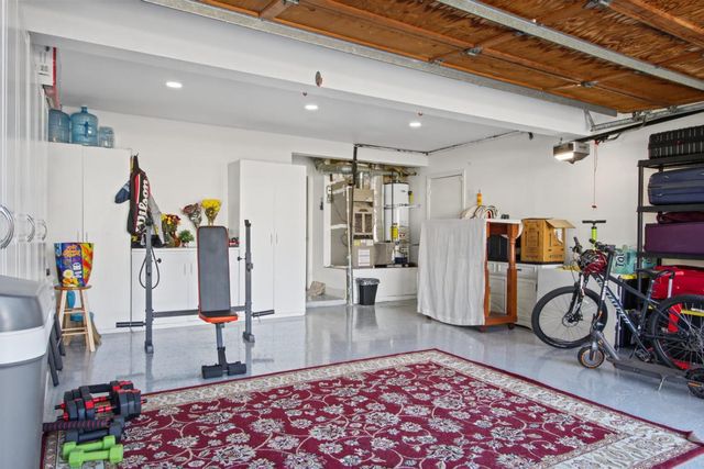 2211 Oakland Avenue, Pleasanton, CA 94588
