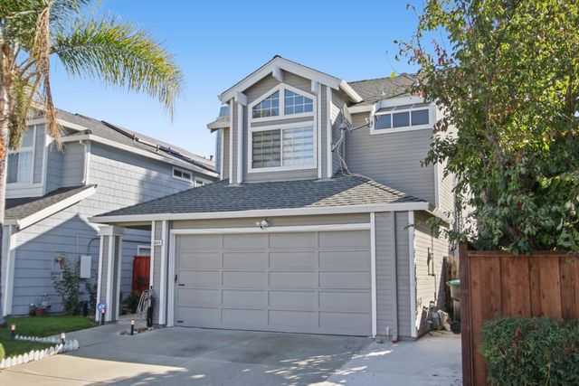 2211 Oakland Avenue, Pleasanton, CA 94588