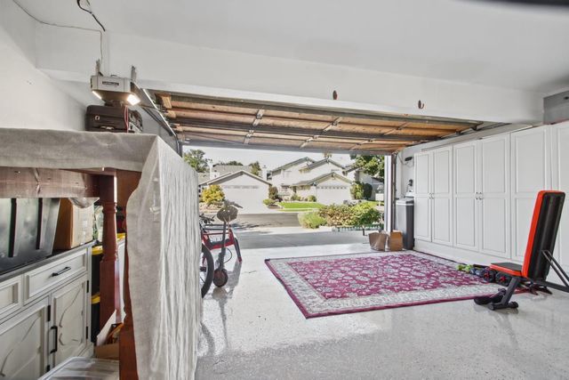 2211 Oakland Avenue, Pleasanton, CA 94588