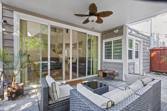 2211 Oakland Avenue, Pleasanton, CA 94588