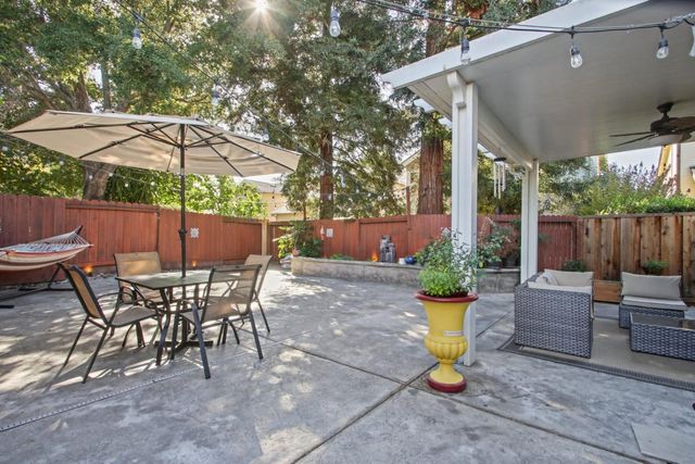 2211 Oakland Avenue, Pleasanton, CA 94588