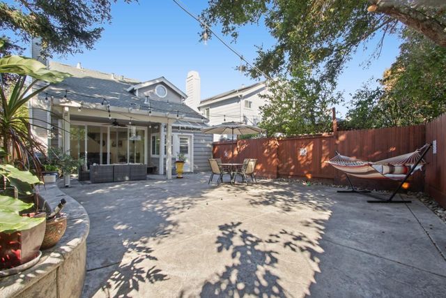 2211 Oakland Avenue, Pleasanton, CA 94588