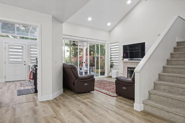 2211 Oakland Avenue, Pleasanton, CA 94588