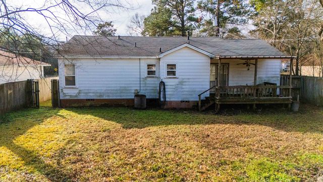 615 Peterson Rd, Kilgore, TX 75662