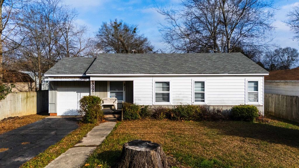 615 Peterson Rd, Kilgore, TX 75662