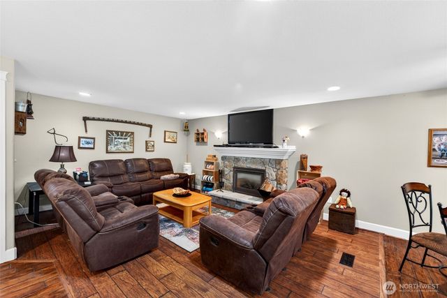 12623 123rd Avenue E, Puyallup, WA 98374