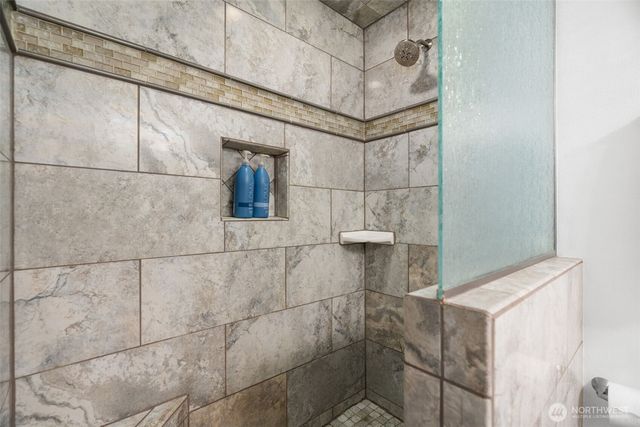 4823 W Tapps Dr E, Lake Tapps, WA 98391