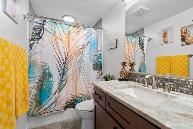 4823 W Tapps Dr E, Lake Tapps, WA 98391