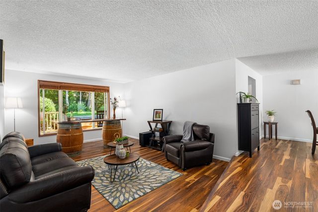 4823 W Tapps Dr E, Lake Tapps, WA 98391