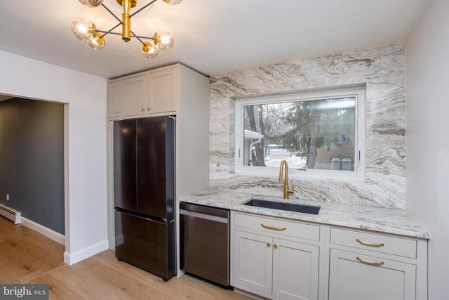 527 LEXINGTON AVE, Chalfont, PA 18914