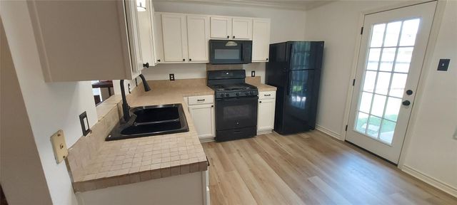 17609 Soapberry CV, Elgin, TX 78621