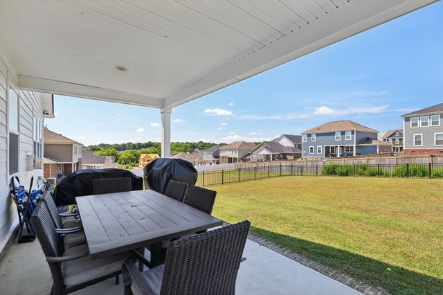 1019 Pebble Run Rd, Hendersonville, TN 37075