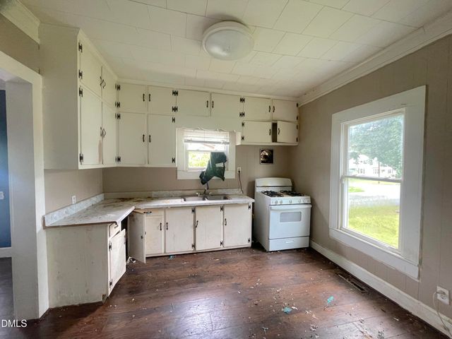 904 Stokes Street, Burlington, NC 27215