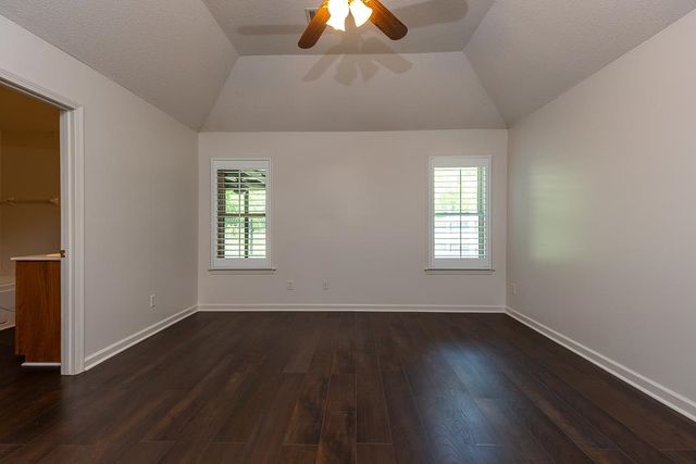 8046 JILLS CREEK DR, Bartlett, TN 38133